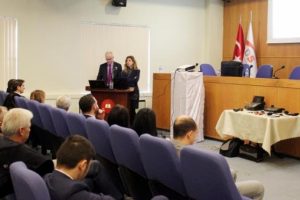 Bursa'da elektronik kelep&ccedil;e semineri yorgunluğunu &ccedil;iftetelli ile &ccedil;ıkardılar