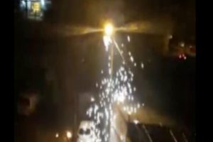 Elektrik direğindeki patlamalar paniğe yol a&ccedil;tı