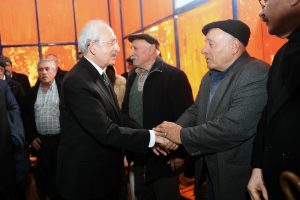 Kılı&ccedil;daroğlu'ndan şehit adliye &ccedil;alışanının ailesine ziyaret