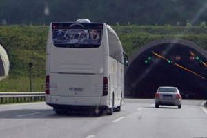 Trafikte yeni uygulama! Sivil polis s&uuml;r&uuml;c&uuml;ye 3 ceza kesti
