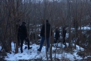 Ağa&ccedil;lık alanda t&uuml;fekle vurulmuş 2 kişi bulundu