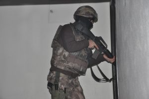 T&uuml;rkiye genelinde DEAŞ'a y&ouml;nelik dev operasyon
