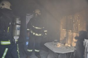 Bursa'da &ccedil;akmakla oyun evi yaktı