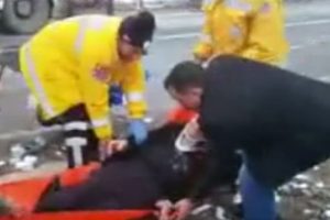 Yolcu otob&uuml;s&uuml; devrildi! &Ouml;l&uuml; ve yaralılar var