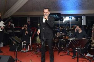 Ferhat G&ouml;&ccedil;er evli &ccedil;ifte takıldı!