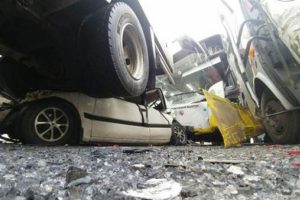 Zincirleme kaza!  40 ara&ccedil; birbirine girdi...