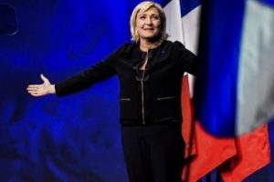 Le Pen Fransa'yı NATO'dan da &ccedil;ıkaracak