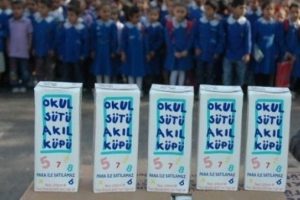 Bakan &Ccedil;elik:  305 bin ton s&uuml;t dağıtıldı