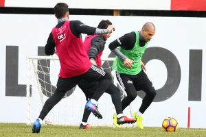 Beşiktaş'ta Karab&uuml;kspor ma&ccedil;ı hazırlıkları başladı