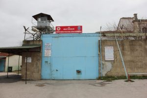 Firar etmek isterken az daha &ouml;l&uuml;yordu