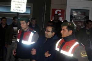 Yunanistan'a ka&ccedil;arken yakalanan eski &ouml;ğretim &uuml;yesi tutuklandı
