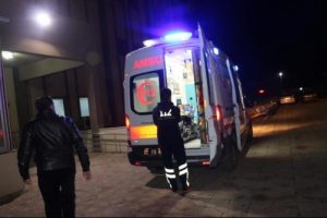 Bah&ccedil;e duvarının altında kalan &ccedil;o&ccedil;uk &ouml;ld&uuml;, arkadaşı yaralandı