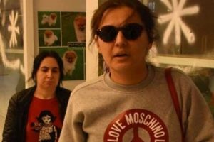 Demet Akalın'ın sigara isyanı!