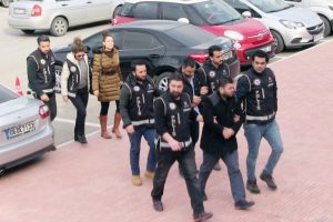 Sahte evrak operasyonu: 5 g&ouml;zaltı