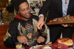 Acun'dan Ronaldinho bombası!