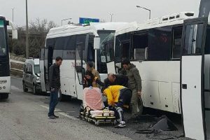 L&uuml;leburgaz'da zincirleme kaza: 29 yaralı