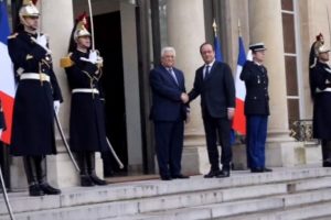 Hollande Mahmud Abbas ile g&ouml;r&uuml;şt&uuml;