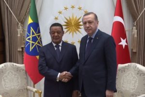 B&uuml;y&uuml;kel&ccedil;i olarak &ccedil;alıştığı T&uuml;rkiye'ye Cumhurbaşkanı olarak geldi