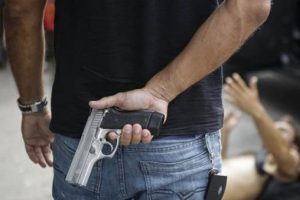 Polis greve gidince sokaklar kan g&ouml;l&uuml;ne d&ouml;nd&uuml;
