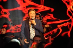 Selami Şahin Bursa Uludağ'da sahneye &ccedil;ıktı