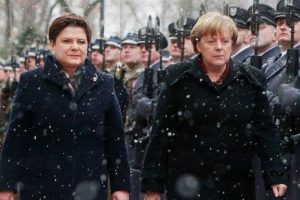 Merkel: Rusya'ya ambargolar hen&uuml;z kaldırılamaz