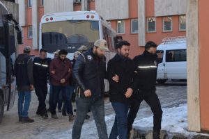 Mardin'de 13 asker tutuklandı