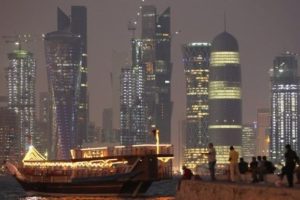 Katar 2022 D&uuml;nya Kupası i&ccedil;in haftada 500 milyon dolar harcıyor