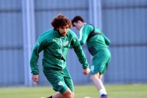 Bursaspor, Fenerbah&ccedil;e hazırlıklarına taktik idmanla devam etti