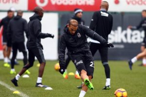 Beşiktaş, Karab&uuml;kspor ma&ccedil;ı hazırlıklarını s&uuml;rd&uuml;r&uuml;yor