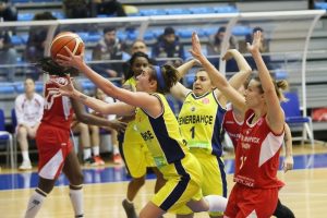 Fenerbah&ccedil;e, Polonya ekibini devirdi