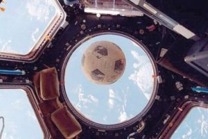 Futbol topu 30 yıl sonra uzaya &ccedil;ıktı!