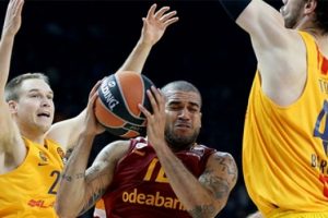 Galatasaray Odeabank, yaralı Bar&ccedil;a &ouml;n&uuml;nde