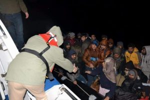 &Ccedil;anakkale'de 23 ka&ccedil;ak yakalandı