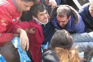 Kontrolden &ccedil;ıkan TIR kamyonun &uuml;zerine devrildi
