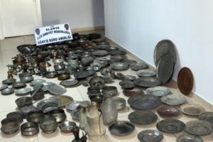 Antikacıdan &ccedil;alıp hurdacıya sattılar