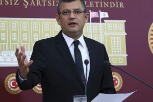 &Ouml;zel: KHK'da arabaların kar lastiğini bile d&uuml;zenliyorlar
