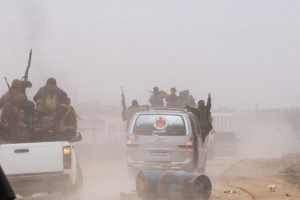 El Bab il&ccedil;e merkezine b&ouml;yle girildi!