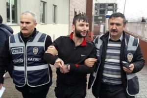 Eski okulundan 100 bin TL'lik malzeme &ccedil;aldı