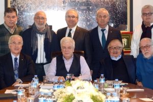 Bursaspor y&ouml;netimi hi&ccedil;bir basın-yayın organına konuşmama kararı aldı