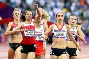 Aslı &Ccedil;akır Alptekin kendinden emin