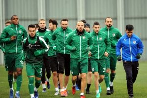Bursaspor, Fenerbah&ccedil;e ma&ccedil;ı hazırlıklarını s&uuml;rd&uuml;rd&uuml;