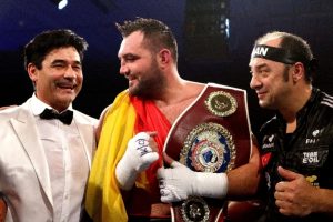 Christian Hammer İngiliz devini nakavt etti