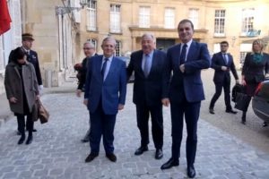 Bakan &Ccedil;elik Fransa'da Senato Başkanı ile g&ouml;r&uuml;şt&uuml;