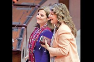 Elif Doğan T&uuml;rkmen'in yerine 2 aday