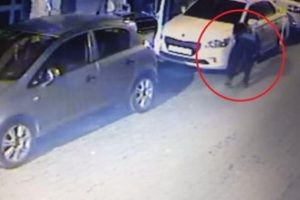 14 aracın lastiklerini kestiler