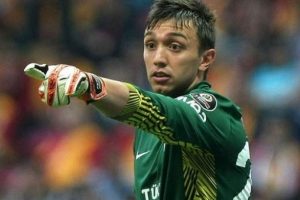B&uuml;y&uuml;k bomba! D&uuml;nya devi Muslera'yı alıyor...