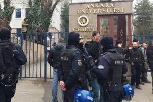 Ankara &Uuml;niversitesi'nde KHK gerilimi