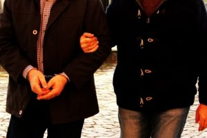 Bartın'de FET&Ouml; operasyonu: 14 g&ouml;zaltı