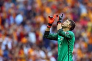 Muslera'dan yeni s&ouml;zleşme sinyali