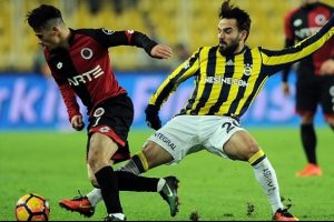 Bursasporlu Ertuğrul ve Kubilay'dan Volkan Şen'e g&ouml;nderme